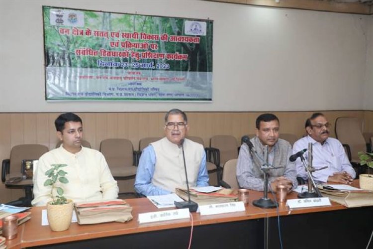  जल और वन संपदा को सहेजने की आवश्यकता – डॉ. भरत शरण सिंह