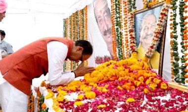 मुख्यमंत्री श्री चौहान पूर्व विधायक श्री रमेश शर्मा गुट्टू भैया के त्रयोदशी  कार्यक्रम में शामिल हुए