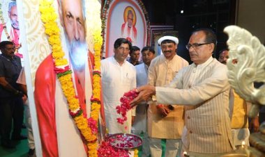 सुश्री उमा दीदी के व्यक्तित्व विकास में स्व. श्री लोधी का योगदान महत्वपूर्ण : मुख्यमंत्री श्री चौहान