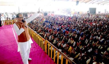 एमपी बोर्ड के साथ-साथ सीबीएसई के प्रतिभाशाली विद्यार्थियों को भी मिलेंगे लैपटॉप : मुख्यमंत्री श्री चौहान