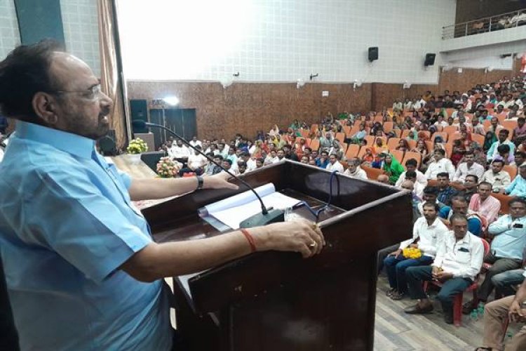1130 भू -अधिकार पत्रों का मंत्री श्री भार्गव ने किया वितरण