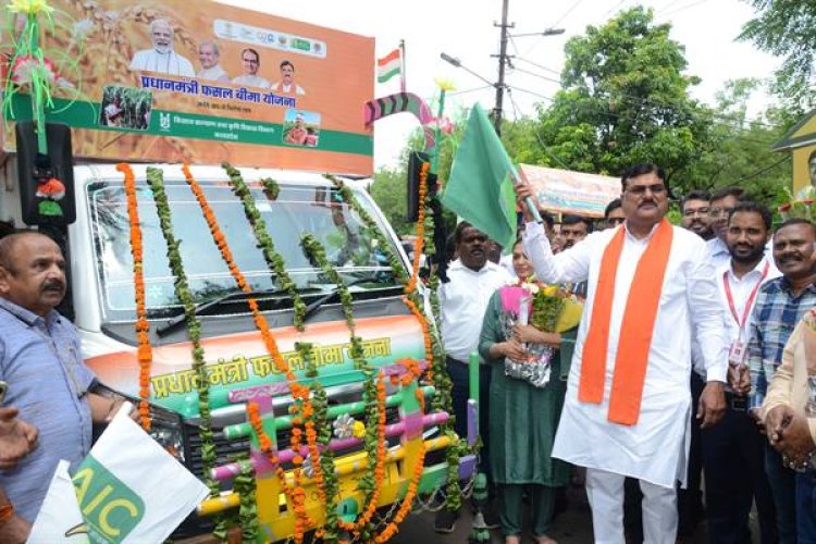 कृषि मंत्री श्री पटेल ने प्रचार रथों को दिखाई हरी झण्डी