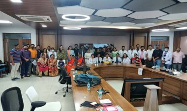 दस्तक दल ने एनएचएम मिशन कार्यालय में दी सेवाएँ