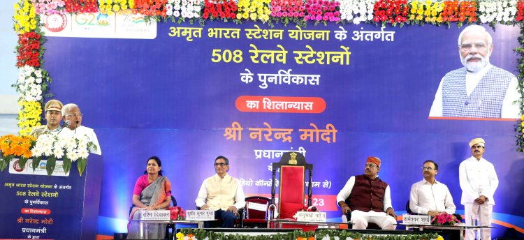 निर्माण कार्य उच्च गुणवत्ता और निश्चित समय सीमा में पूरे हों : राज्यपाल श्री पटेल