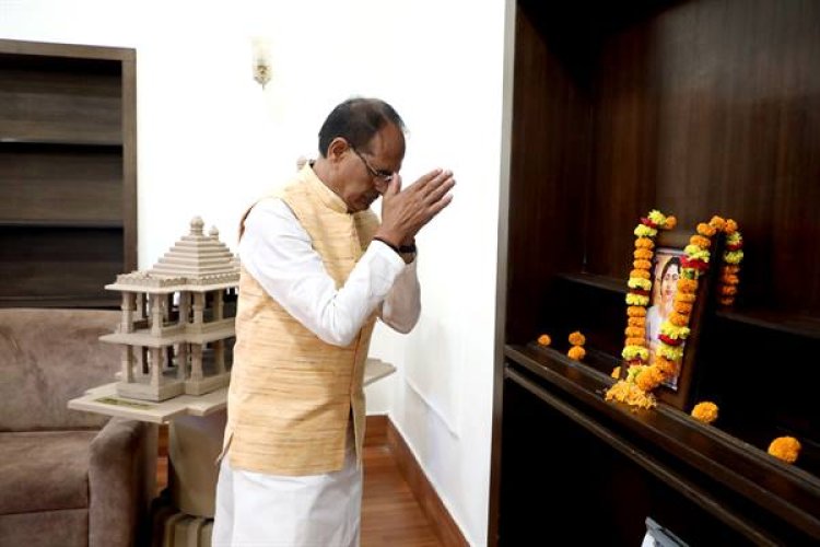 मुख्यमंत्री श्री चौहान ने शहीद खुदीराम बोस के बलिदान दिवस पर नमन किया