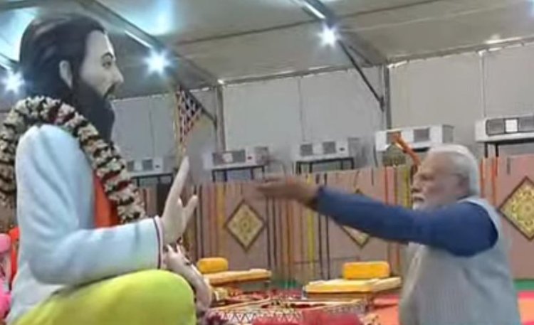 प्रधानमंत्री श्री मोदी ने संत रविदास मंदिर का भूमि पूजन किया