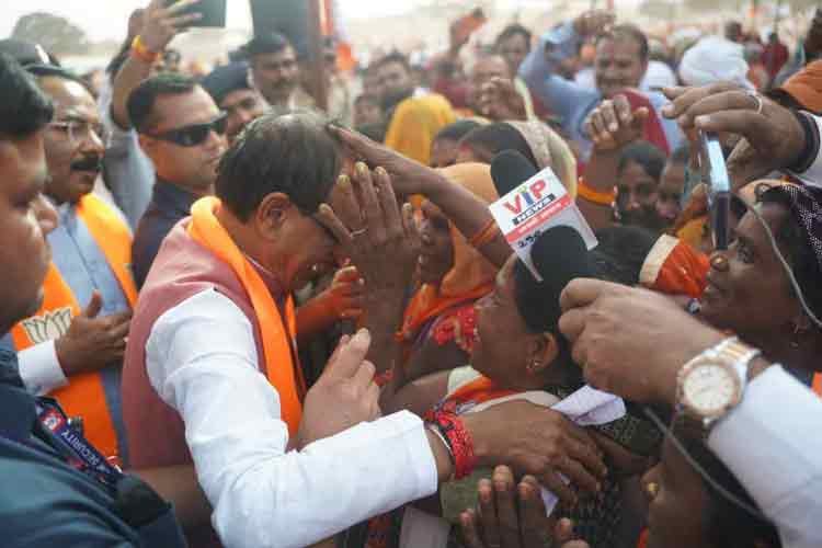 कांग्रेस में दशहरे से पहले ही पुतले जल रहे हैं :- श्री शिवराज सिंह चौहान