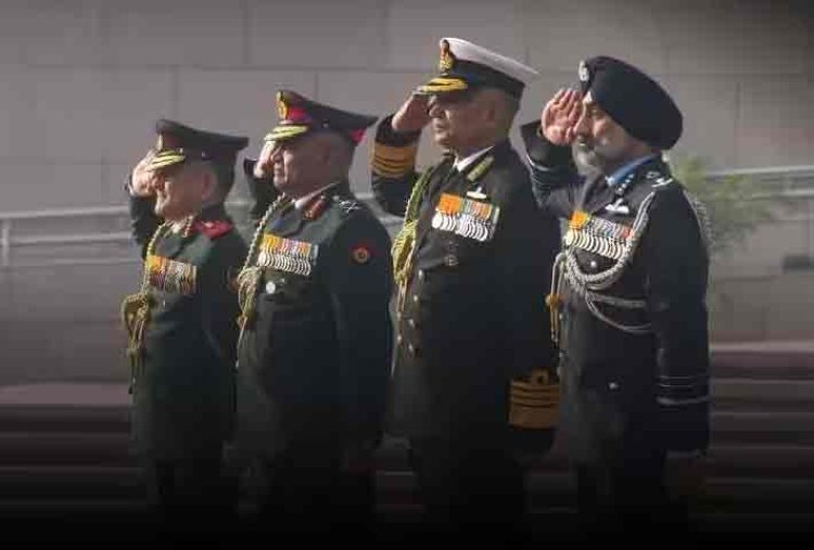 भारतीय सेना और नौसेना में 4 अधिकारियों की मिलीं नई भूमिकाएं, जानिए उनके बारे में