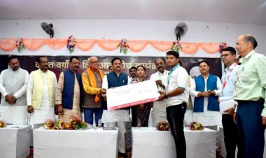 समाज के अंतिम पक्ति पर खड़े व्यक्ति के समग्र विकास के लिए प्रतिबद्ध हैं प्रधानमंत्री श्री मोदी- उप मुख्यमंत्री श्री शुक्ल