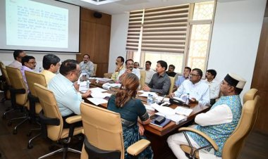 सहकारिता क्षेत्र को मजबूती देने सहकारी बैंकों को एक प्लेटफार्म पर लाने पर विचार हो : मंत्री श्री सारंग