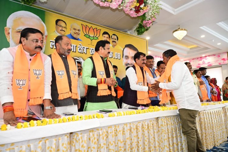 पन्ना के बड़ी संख्या में कांग्रेस नेता-कार्यकर्ताओं भारतीय जनता पार्टी में शामिल