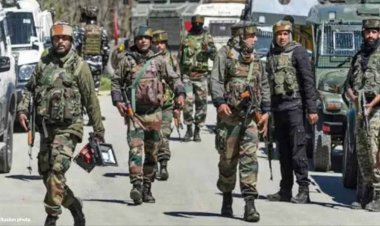 Jammu Kashmir: कश्मीर पुलिस ने जवान के घर मारा छापा तो भड़की आर्मी, थाने में घुसकर पुलिस वालों को जमकर पीटा