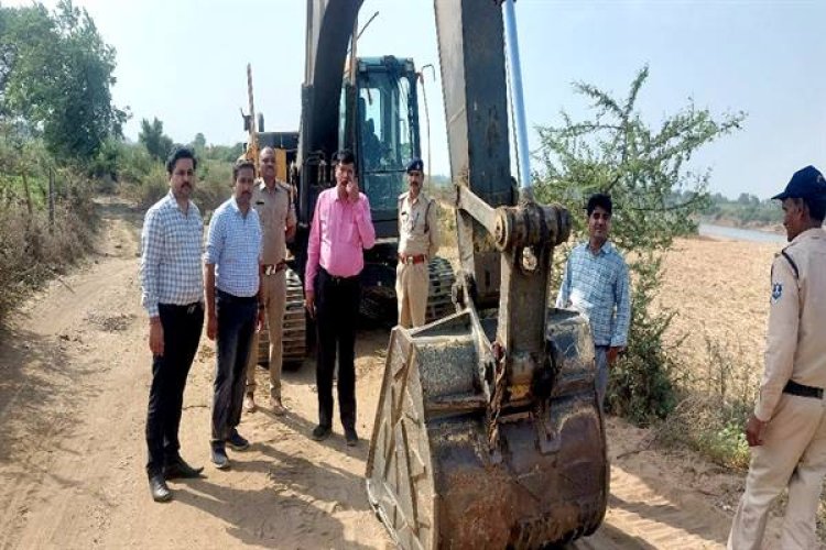 अवैध उत्खनन के 200 प्रकरण दर्ज