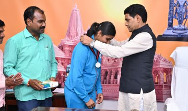 रायपुर : छत्तीसगढ़ की बेटियों ने राज्य और देश का मान बढ़ाया- खेल मंत्री श्री टंकराम वर्मा