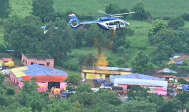 रायपुर : मुख्यमंत्री श्री विष्णुदेव साय ने भोरमदेव में हजारों कावड़ियों का पुष्प वर्षा कर किया भव्य स्वागत