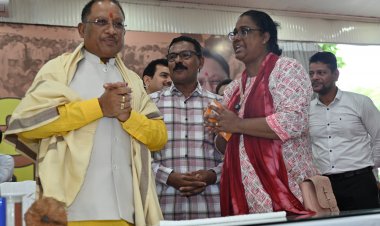 रायपुर : न्यूजीलैंड में आयोजित कॉमनवेल्थ गेम्स में सिल्वर मेडल जीतने वाली रीता के माता-पिता ने मुख्यमंत्री का जताया आभार