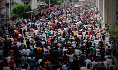 Bangladesh violence : बांग्लादेश में नहीं थम रही हिंसा, अब भीड़ ने सुप्रीम कोर्ट को घेरा, इस्तीफा देने को मजबूर हुए मुख्य न्यायाधीश