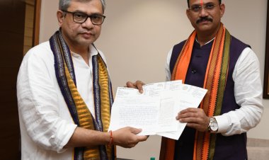 रायपुर : छत्तीसगढ़ के स्वास्थ्य मंत्री श्री श्याम बिहारी जायसवाल ने केंद्रीय रेल मंत्री से की मुलाकात