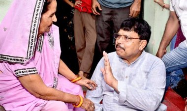 उपनगर ग्वालियर की बस्तियों में समस्याओं का समाधान करने पहुँचे ऊर्जा मंत्री श्री तोमर
