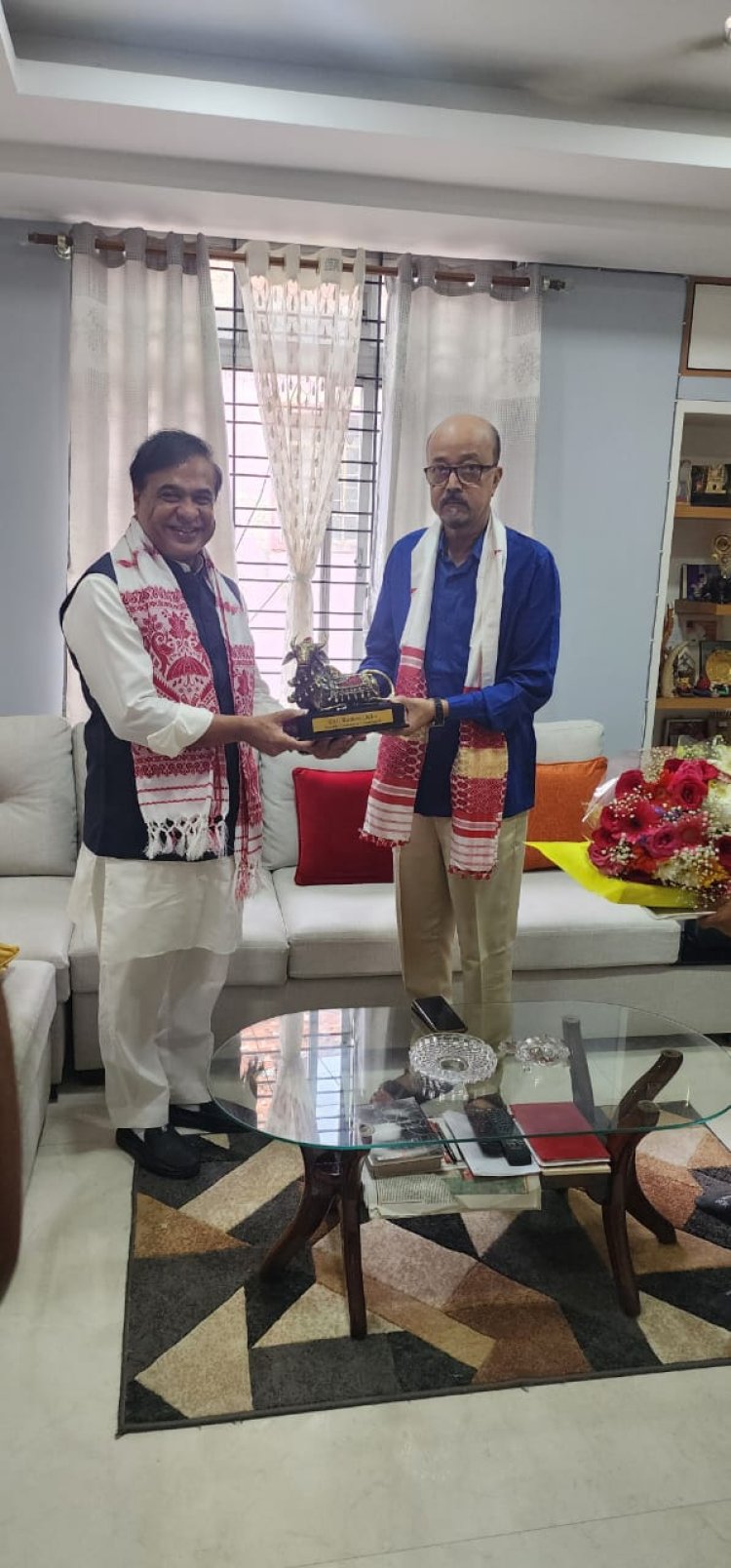 रायपुर : राज्यपाल श्री रमेन डेका से असम के मुख्यमंत्री श्री हिमंत बिस्वा सरमा ने की सौजन्य मुलाकात