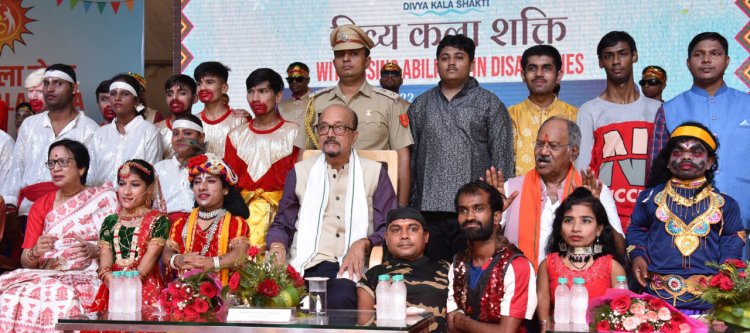 रायपुर : दिव्यांगजन समाज पर बोझ नहीं हैं : राज्यपाल श्री डेका