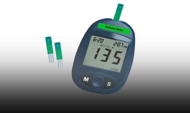 Diabetes: सिर्फ मीठा ही नहीं इस तरह के खाने से भी तौबा कर लें डायबिटीज के मरीज, हो सकता है खतरनाक