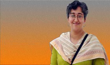 Atishi Marlena Delhi CM: ममता बनर्जी के बाद देश की दूसरी मौजूदा महिला CM बनीं आतिशी