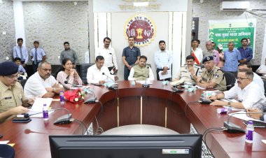 हेल्थ कैंप में चिन्हित रोगियों का लगातार फॉलोअप करें - उप मुख्यमंत्री श्री शुक्ल