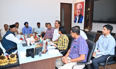 मंत्री श्री विश्वास कैलाश सारंग ने ऐशबाग आरओबी निर्माण में आ रही अड़चनों को लेकर ली अधिकारियों की बैठक