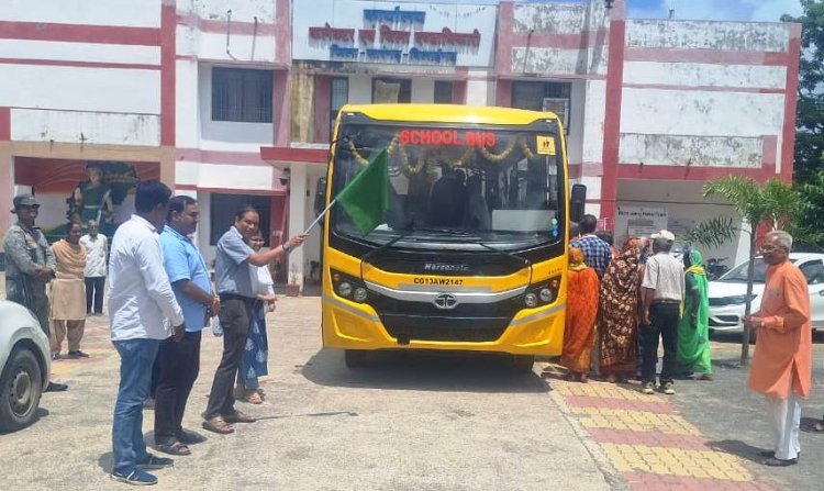 श्री रामलला दर्शन योजना : सारंगढ़ के 30 श्रद्धालु अयोध्या के लिए रवाना