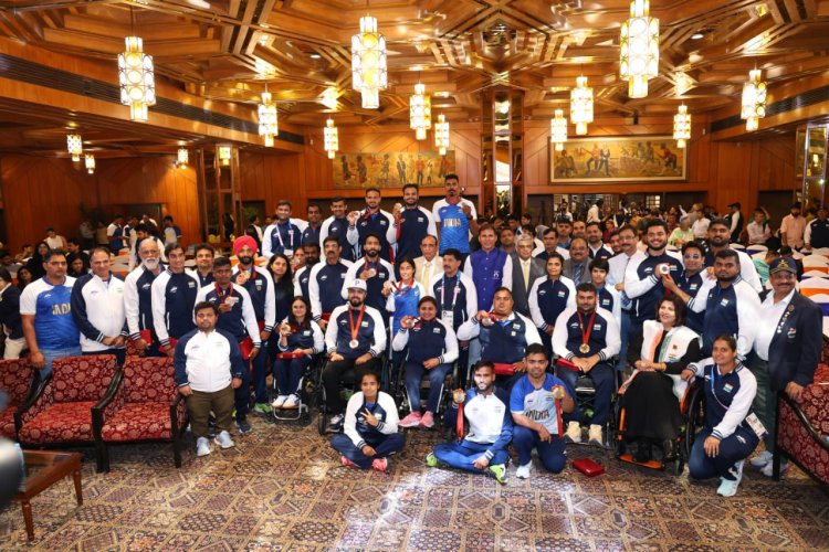 इंडियनऑयल ने पेरिस 2024 पैरालंम्पिक में ऐतिहासिक उपलब्धि के लिए भारतीय पैरा - एथलीटों को सम्मानित किया; राज्य मंत्री ने इंडियनऑयल की इस पहल की सराहना की|