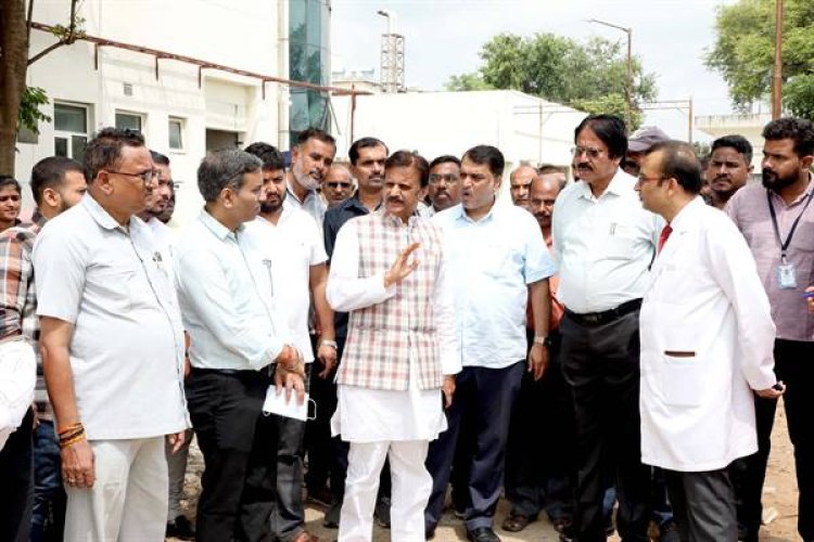 उप मुख्यमंत्री श्री शुक्ल ने कैंसर यूनिट निर्माण का किया निरीक्षण
