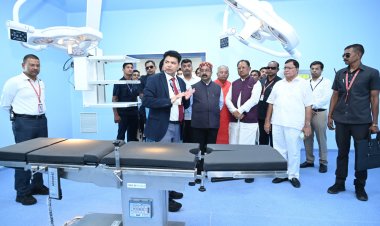 रायपुर : मुख्यमंत्री श्री विष्णुदेव साय और उप मुख्यमंत्री श्री अरूण साव ने बिलासपुर कोनी में सिम्स के नव निर्मित 200 बिस्तरों वाले मल्टी सुपर स्पेशियलिटी अस्पताल में उपलब्ध सुविधाओं का अवलोकन किया