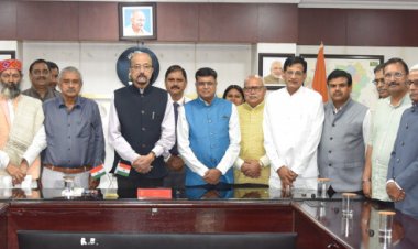 रायपुर : राज्यपाल श्री डेका ने विभिन्न विश्वविद्यालयों के कुलपतियों से सौजन्य भेंट की