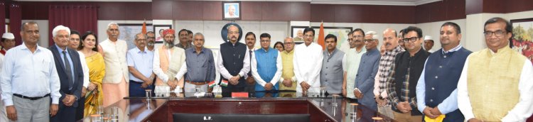रायपुर : राज्यपाल श्री डेका ने विभिन्न विश्वविद्यालयों के कुलपतियों से सौजन्य भेंट की