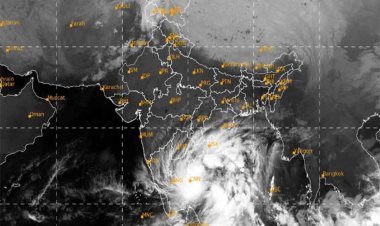 पुडुचेरी में आज दोपहर चक्रवात फेंजल के तट से टकराने की संभावना, तटीय क्षेत्रों में 300 से अधिक पुलिस कर्मियों को तैनात किया गया