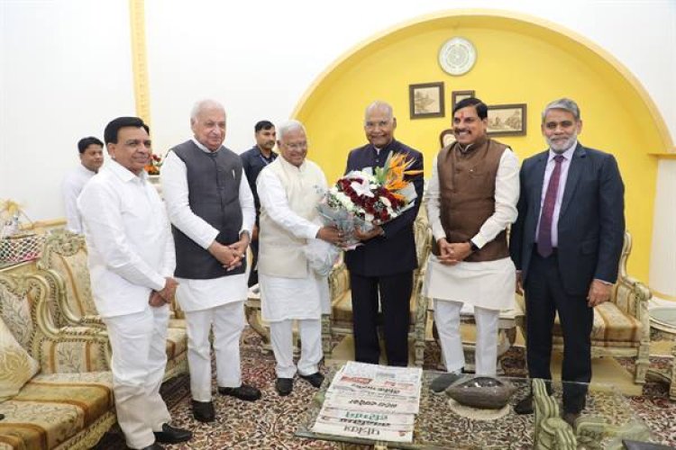 राज्यपाल श्री पटेल ने राजभवन में पूर्व राष्ट्रपति श्री कोविंद का किया आत्मीय स्वागत