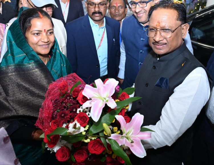 रायपुर : समाज कल्याण मंत्री श्रीमती लक्ष्मी राजवाड़े ने नवा रायपुर स्थित नवीन शासकीय आवास में किया गृह प्रवेश