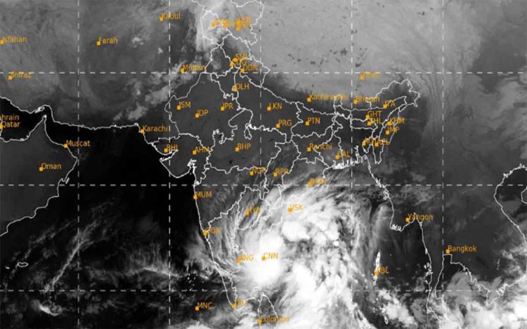 पुडुचेरी में आज दोपहर चक्रवात फेंजल के तट से टकराने की संभावना, तटीय क्षेत्रों में 300 से अधिक पुलिस कर्मियों को तैनात किया गया