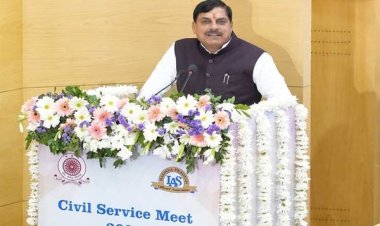 भारतीय प्रशासनिक सेवा के अधिकारी, जनता के जीवन में सकारात्मक बदलाव और व्यवस्थाओं को सुव्यवस्था में बदलने में सक्षम : मुख्यमंत्री डॉ. यादव