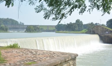 धमतरी : एशिया का प्रथम स्वचलित सायफन स्पिल-वे मुरूमसिल्ली बांध पर्यटन का केन्द्र