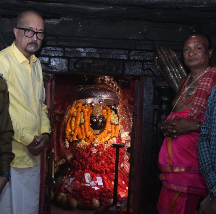 रायपुर: राज्यपाल श्री रमेन डेका ने बस्तर की आराध्य देवी माँ दन्तेश्वरी की पूजा-अर्चना कर प्रदेशवासियों की खुशहाली की कामना की