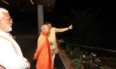 मुख्यमंत्री डॉ. यादव से उत्तर प्रदेश के मुख्यमंत्री श्री योगी ने की सौजन्य भेंट