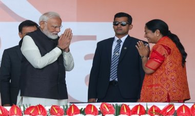 प्रधानमंत्री नरेंद्र मोदी ने रेखा गुप्ता को दिल्ली की मुख्यमंत्री के रूप में शपथ लेने पर बधाई दी