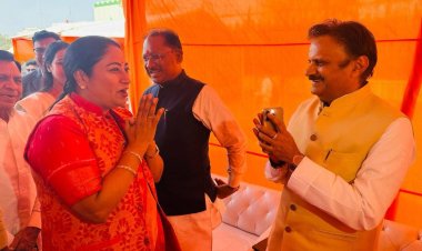 उप मुख्यमंत्री श्री शुक्ल ने दिल्ली की मुख्यमंत्री श्रीमती गुप्ता को दी बधाई