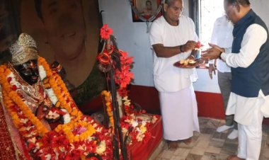 रायपुर : मुख्यमंत्री श्री विष्णुदेव साय ने सोगड़ा आश्रम में की पूजा-अर्चना