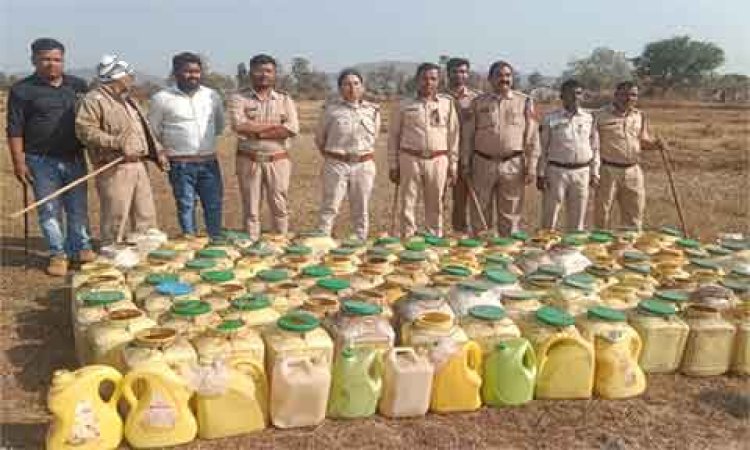 रायपुर : 100 लीटर कच्ची शराब व 2400 किग्रा महुआ लाहन जब्त