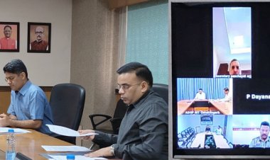 रायपुर : छत्तीसगढ़ विधानसभा के रजत जयंती वर्ष के अवसर पर भारत की राष्ट्रपति माननीय द्रोपदी मुर्मु के छत्तीसगढ़ प्रवास के दौरान आवश्यक व्यवस्थाएं सुनिश्चित करने के लिए मुख्य सचिव श्री अमिताभ जैन ने मंत्रालय महानदी भवन में उच्च स्तरीय बैठक ली