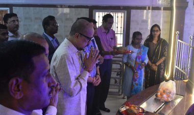 राज्यपाल श्री रमेन डेका ने माँ गंगा मैय्या की पूजा-अर्चना कर राज्य की सुख, समृद्धि की कामना की