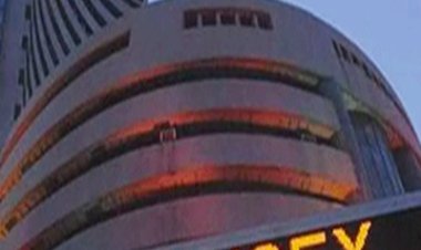 सेंसेक्स और निफ्टी में दर्ज की गई गिरावट